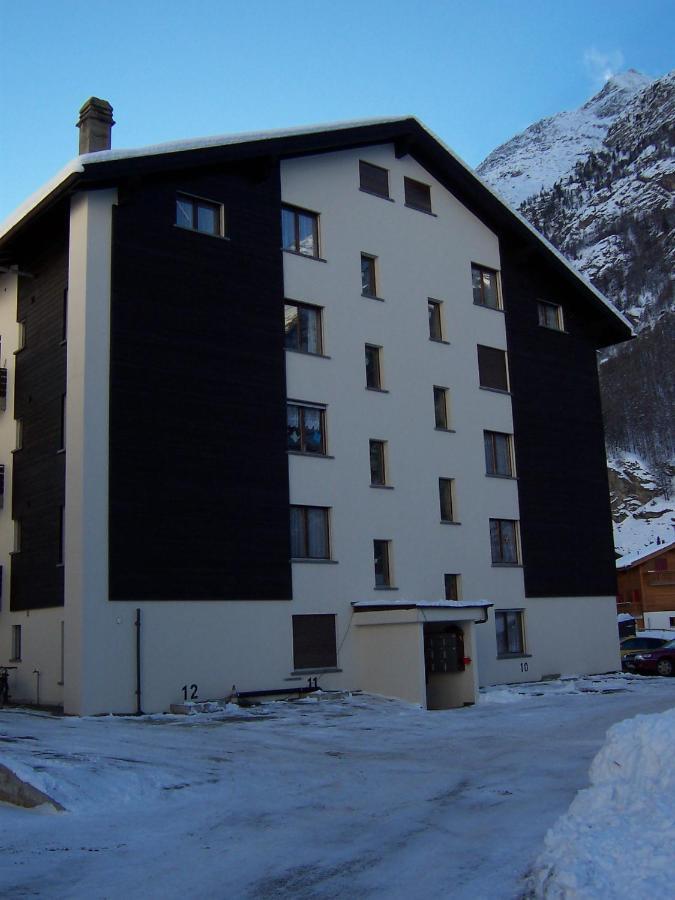 Modern Taesch Apartment With Free Parking Exterior foto